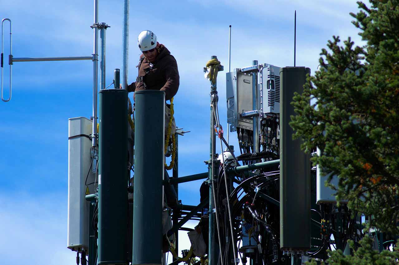 Reasons Why to Hire a Cell Tower Consultant